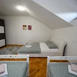Haan Apartman *